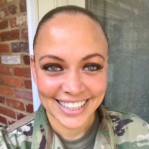 Meet your Posher, Jennifer